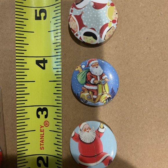 Lot 150 pins Holiday Christmas buttons Approx 150 total giant lot crafting art - Picture 4 of 4